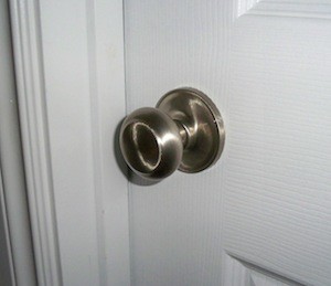 How To Install A Door Knob